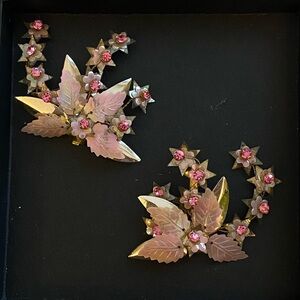 Vintage Floral Leaf Earrings with Pink Accents